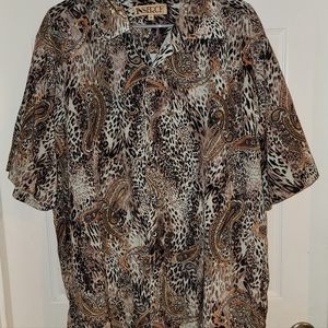 Very nice comfortable Mens shirt.